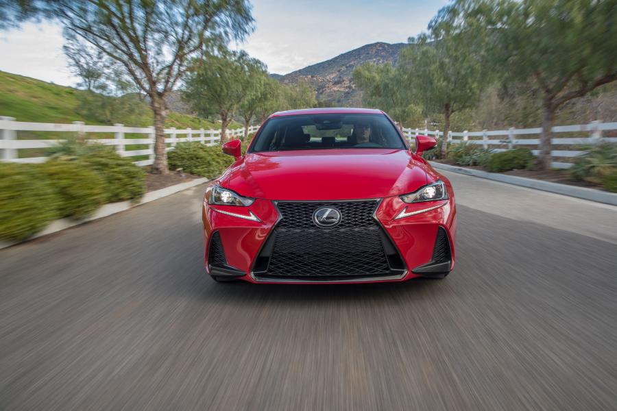  Lexus IS200t F-Sport 2016 года  (NA) (фото 13 из 27)